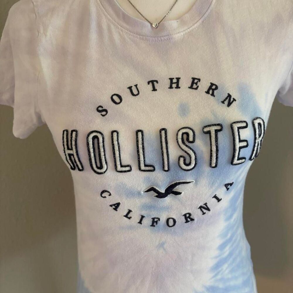 Hollister-co Women's T-shirt - Picture 2 of 6